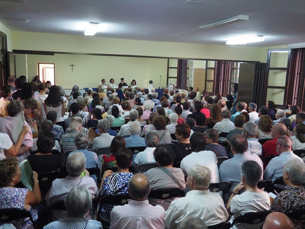 - Mesa redonda en torno a la espiritualidad y la ecología. Fuente: Cristianismo y ecología