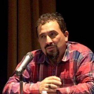 Carlos Ballesteros, lucha contra la cultura del consumo desde su posición de profesor en Comillas