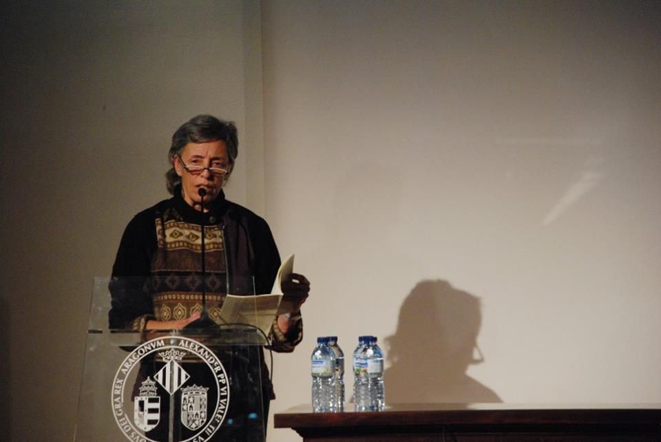 mujeres que escriben poemas