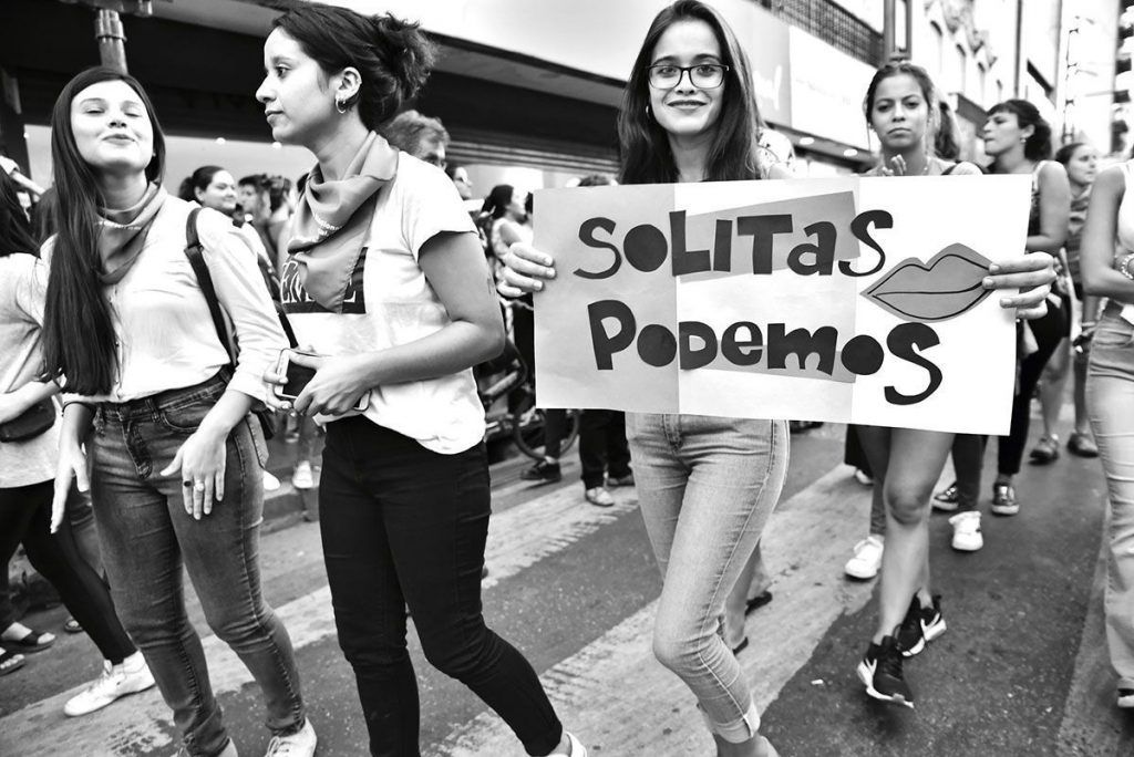 En el día internacional de la Mujer Onda Alandar se pone morada para reivindicar el papeld e las mujeres