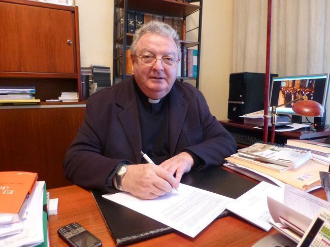 El obispo de Palencia, Manuel Herrero se reunió con curas casados de la diócesis